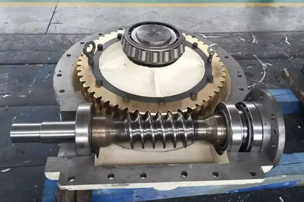 什么是小型蝸輪蝸桿減速機(jī)？